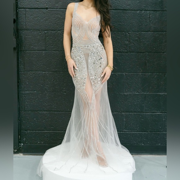 Portia And Scarlett SFB Matrix Long Formal Gown Silver Dress Size 6 Rhinestones - Picture 5 of 12